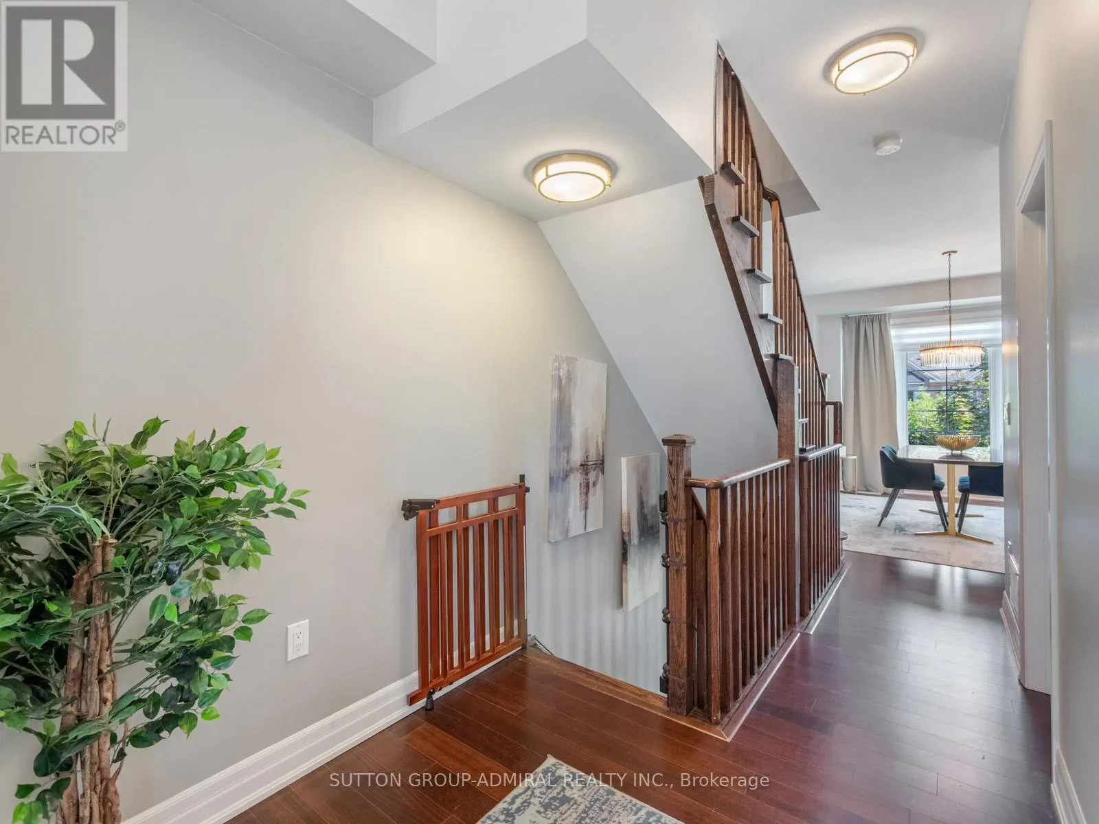 49 BEVERLEY GLEN BOULEVARD