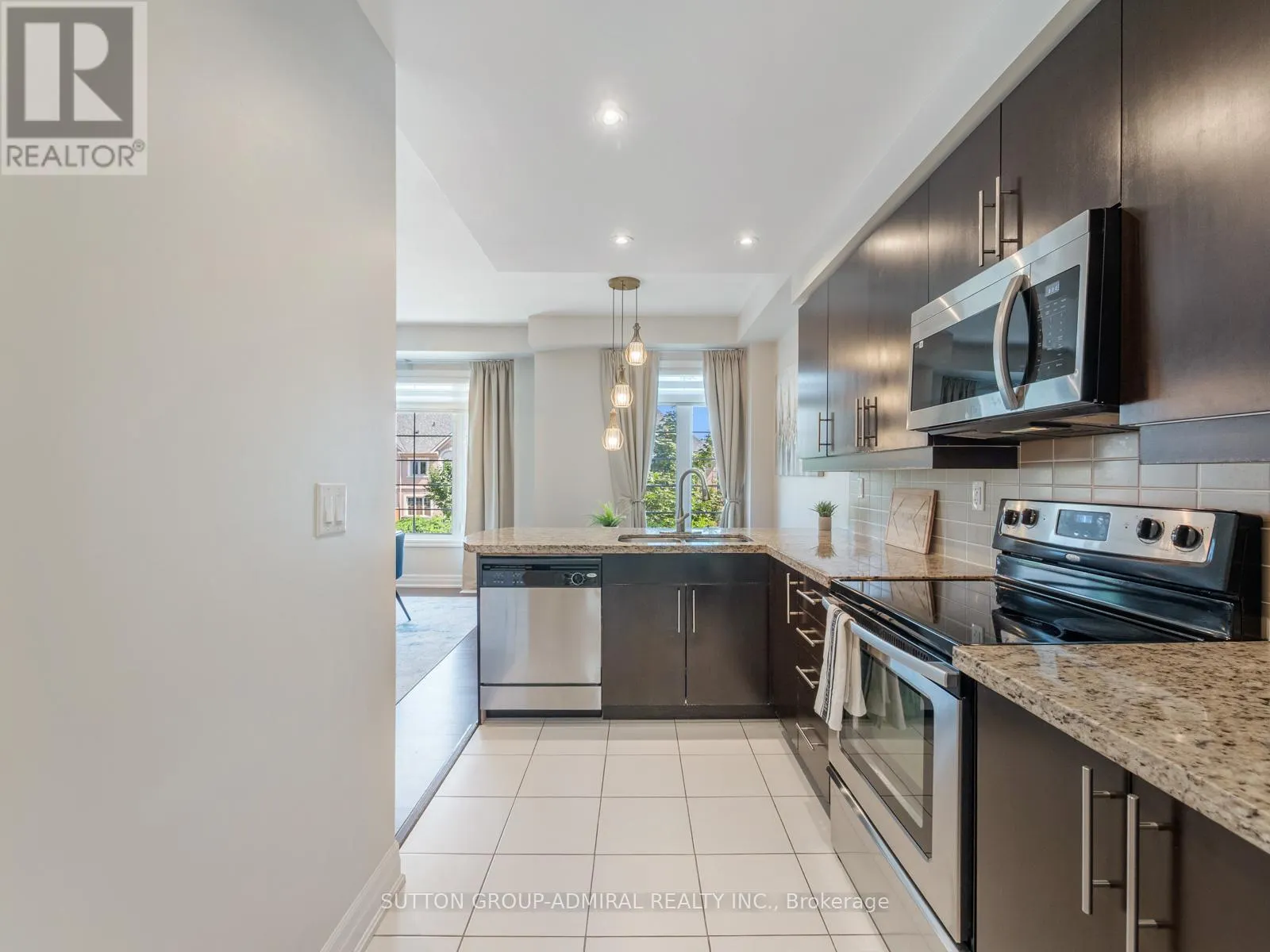 49 BEVERLEY GLEN BOULEVARD