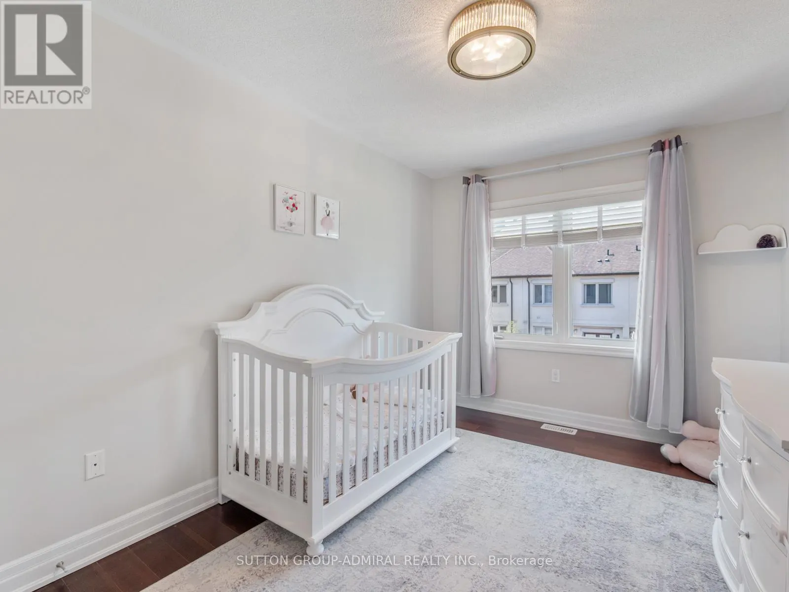 49 BEVERLEY GLEN BOULEVARD