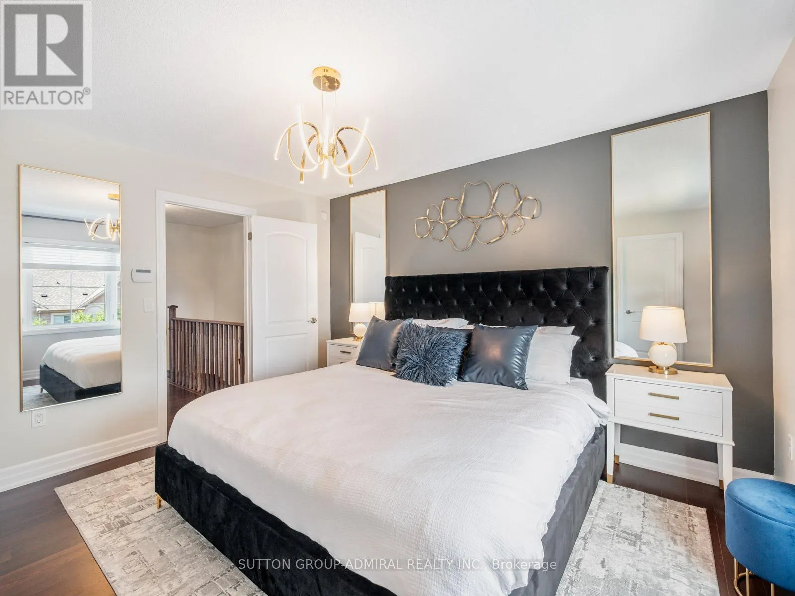 49 BEVERLEY GLEN BOULEVARD