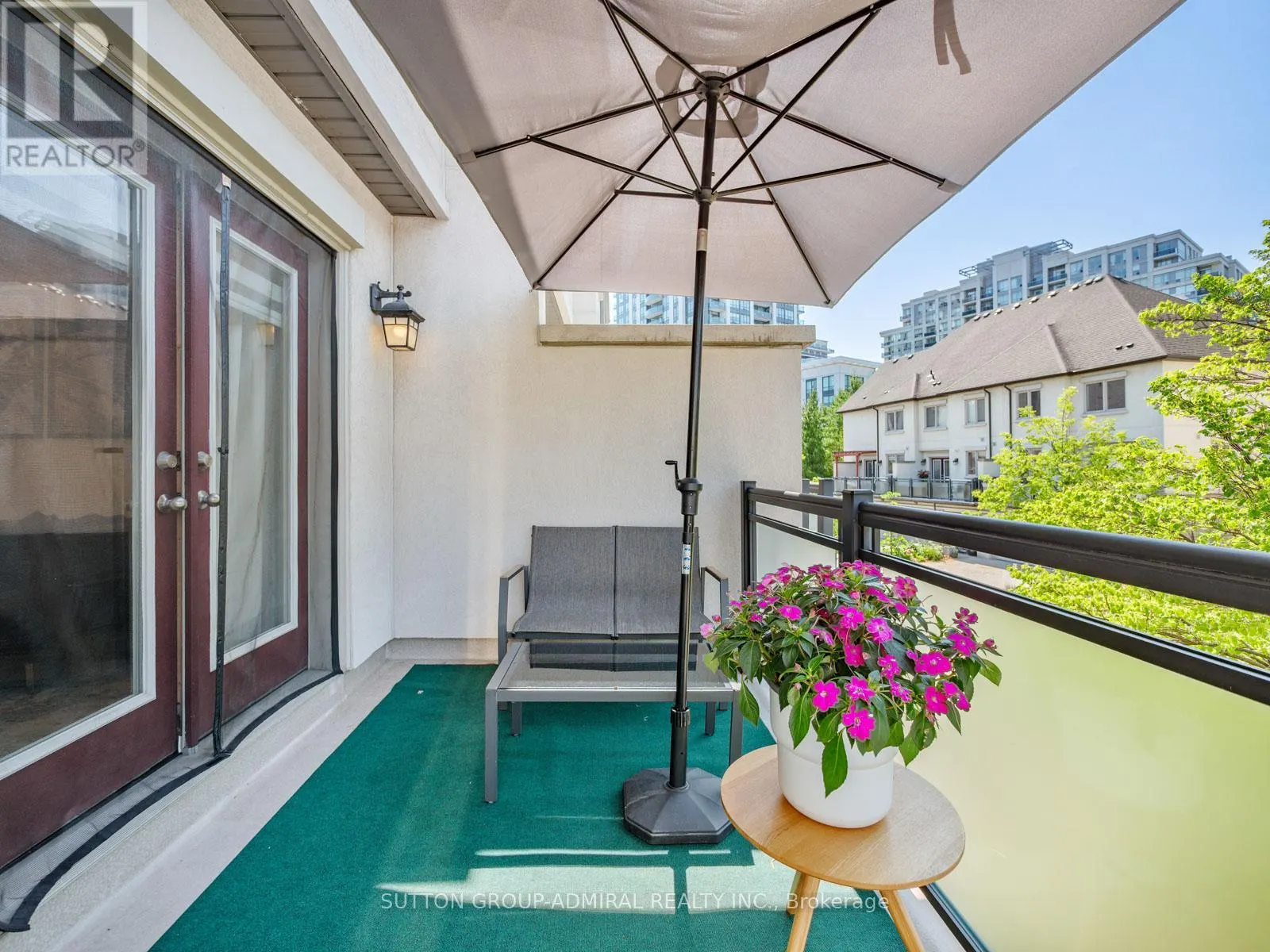 49 BEVERLEY GLEN BOULEVARD