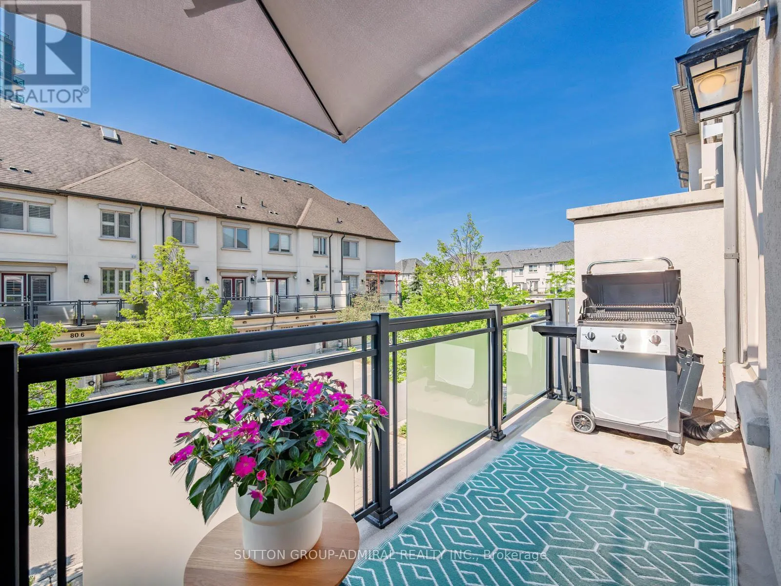 49 BEVERLEY GLEN BOULEVARD