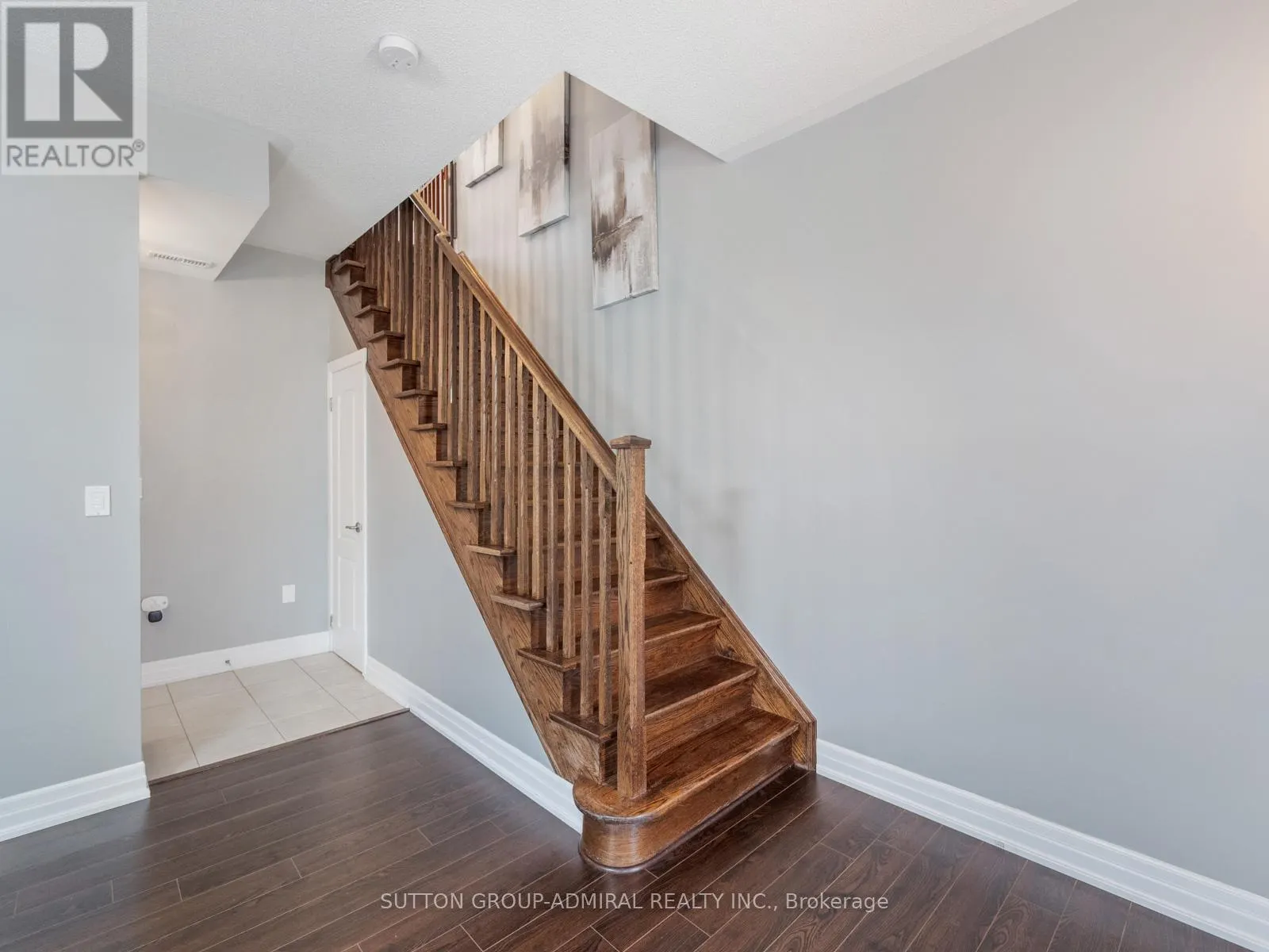 49 BEVERLEY GLEN BOULEVARD