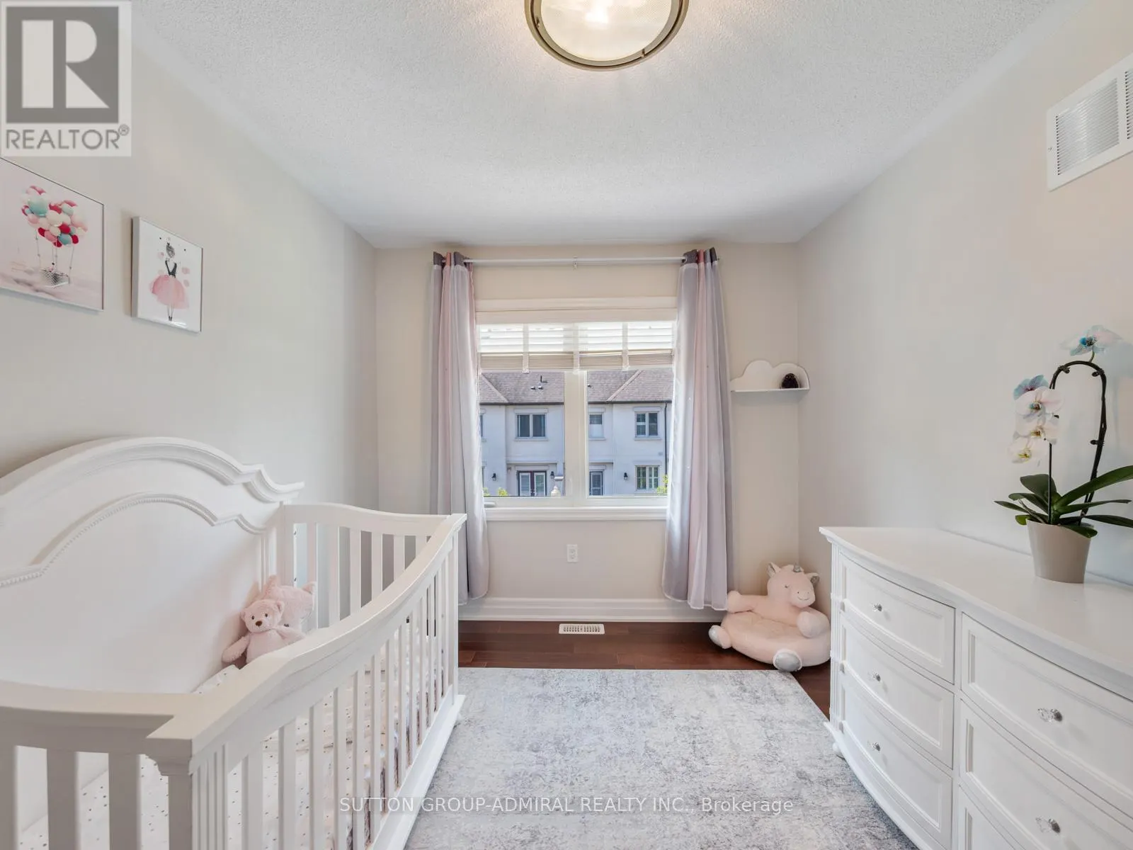 49 BEVERLEY GLEN BOULEVARD