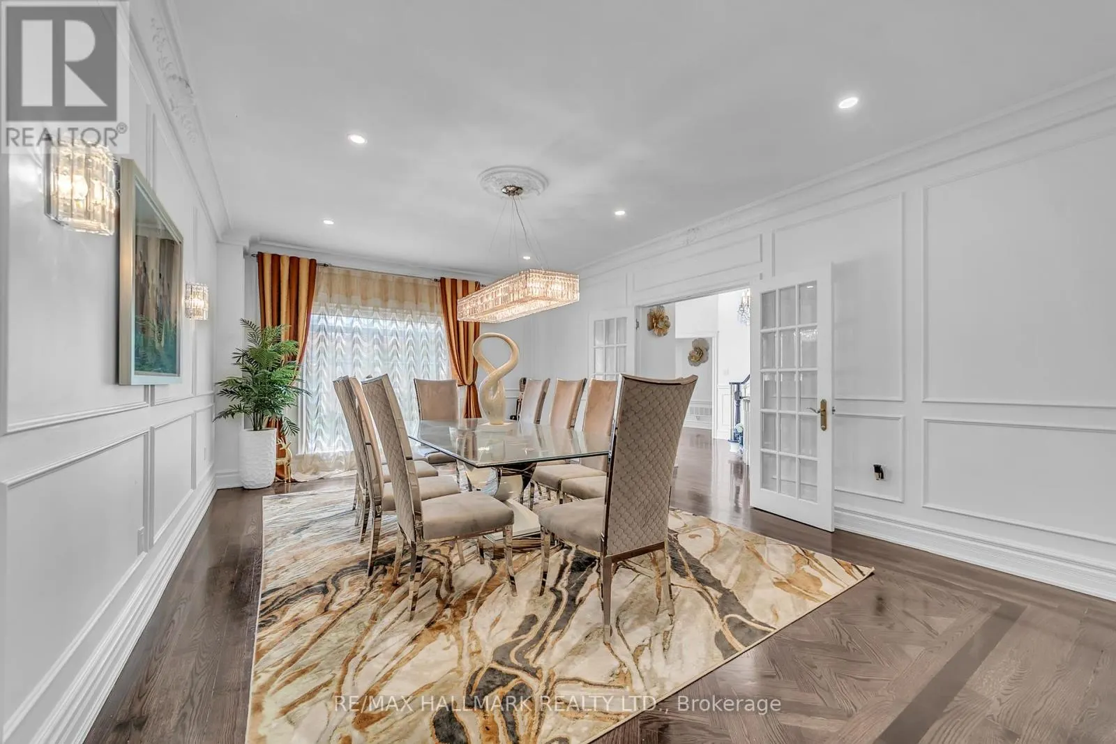 384 KENNEDY STREET W