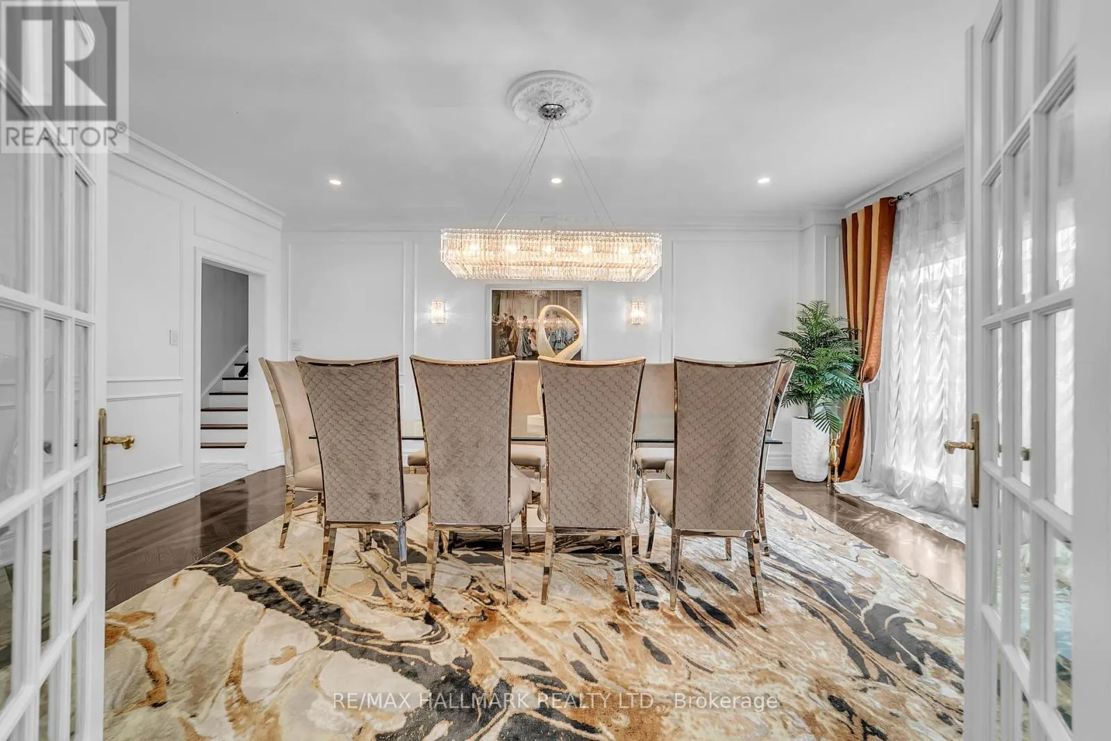384 KENNEDY STREET W