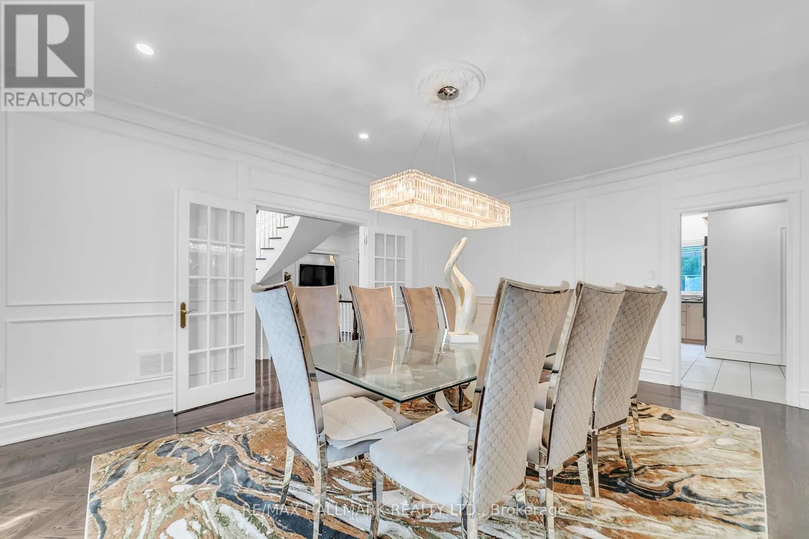 384 KENNEDY STREET W