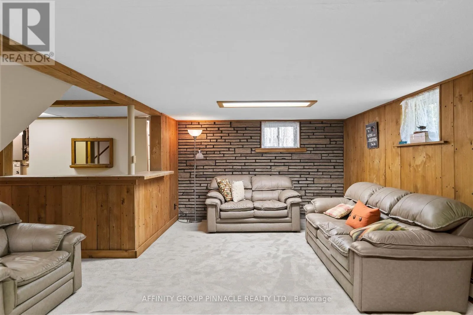 431 DUNDAS STREET