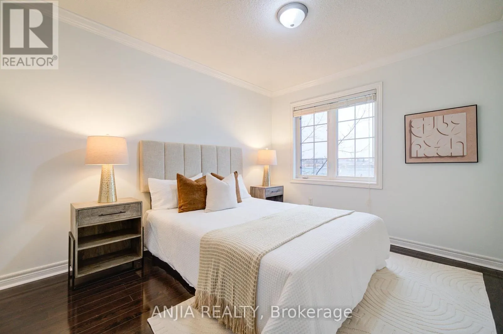 558 HOOVER PARK DRIVE