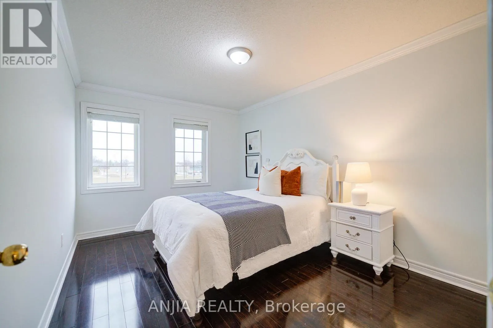 558 HOOVER PARK DRIVE