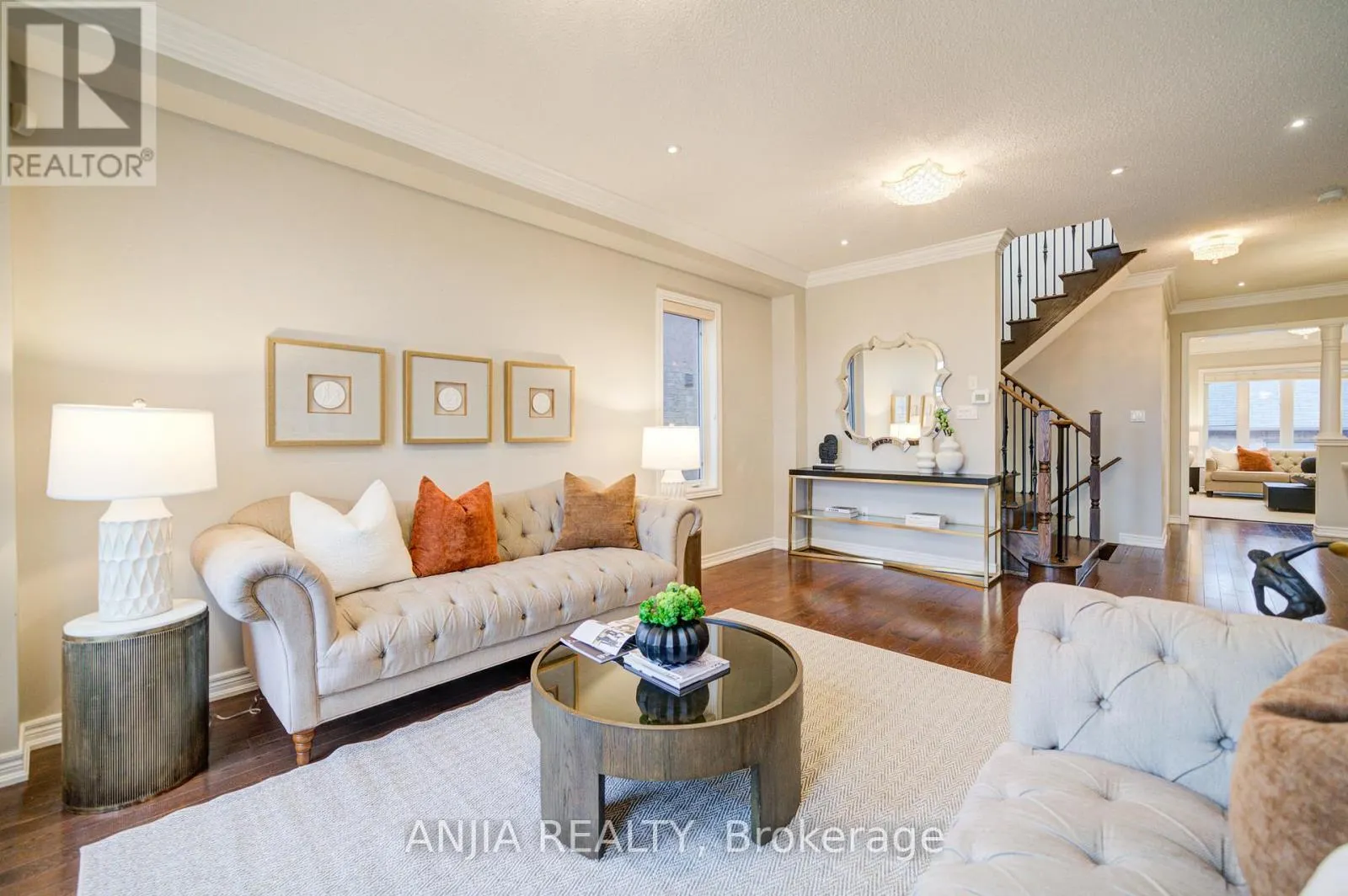 558 HOOVER PARK DRIVE