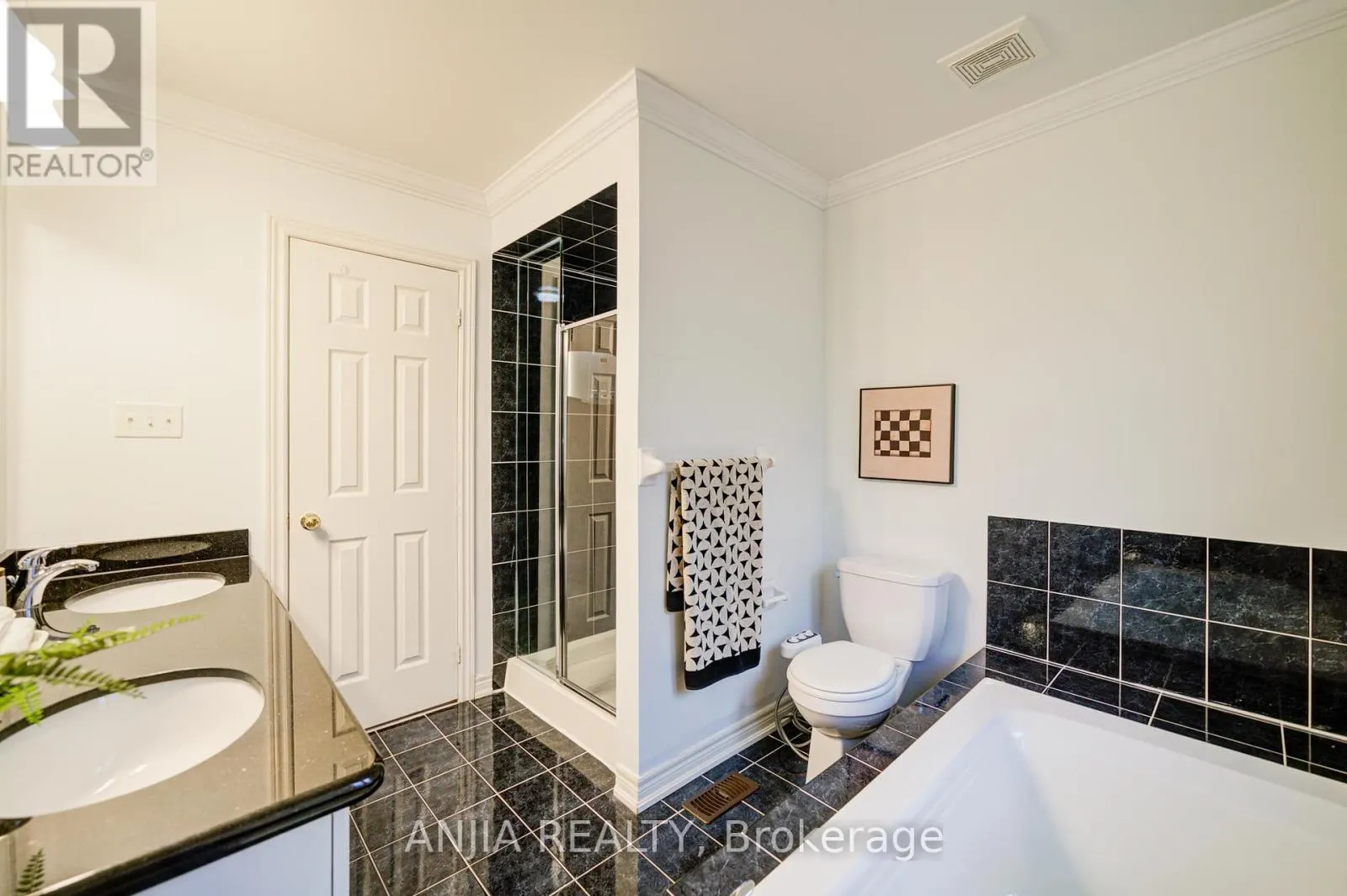 558 HOOVER PARK DRIVE