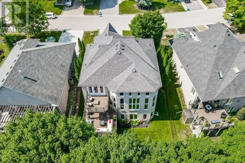 735 MADELINE HEIGHTS