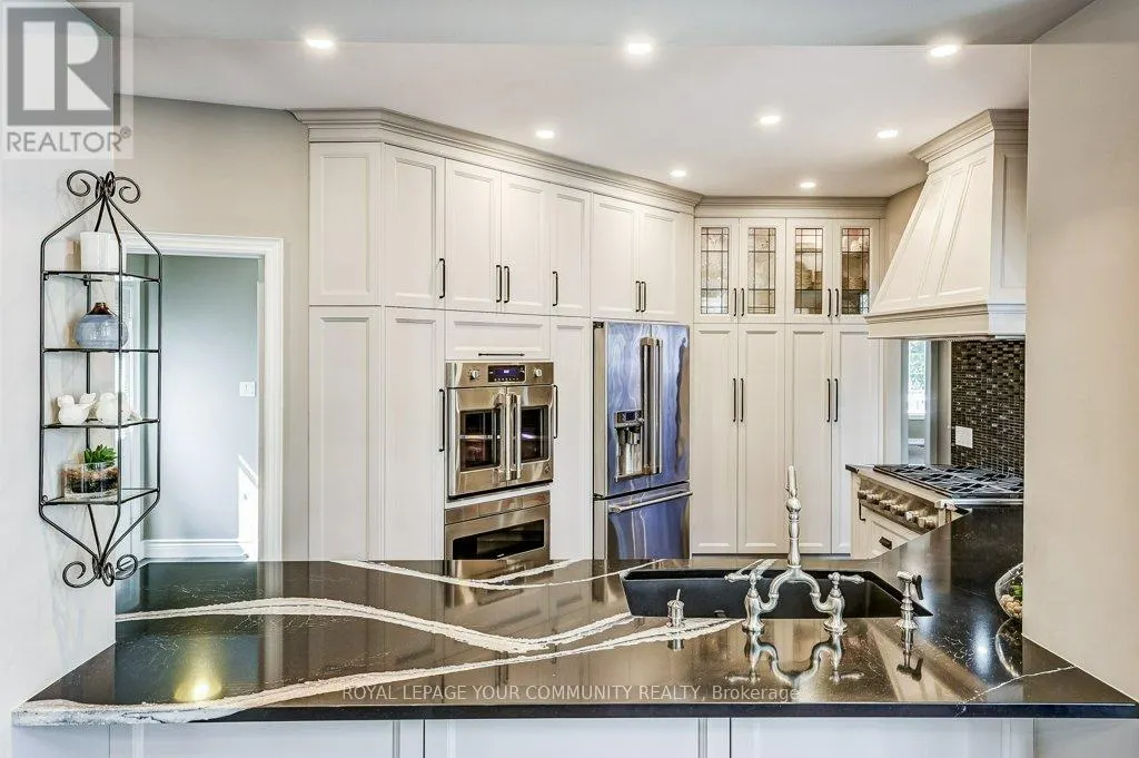 735 MADELINE HEIGHTS