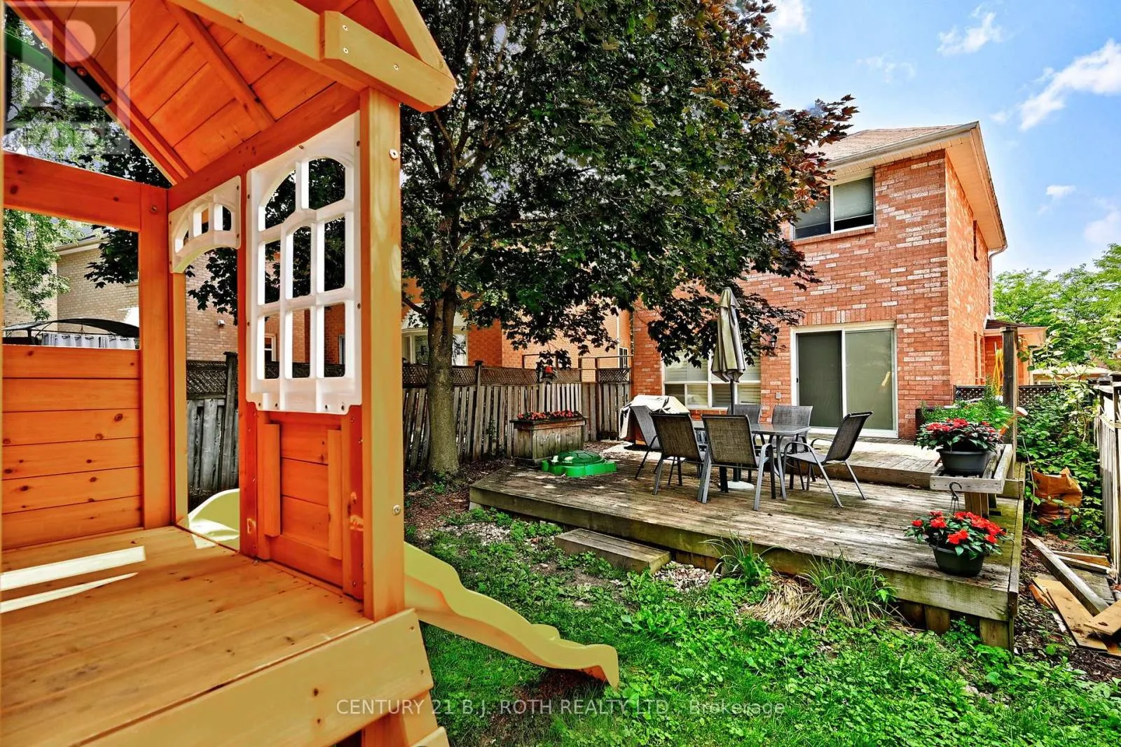 99 SANDFIELD DRIVE