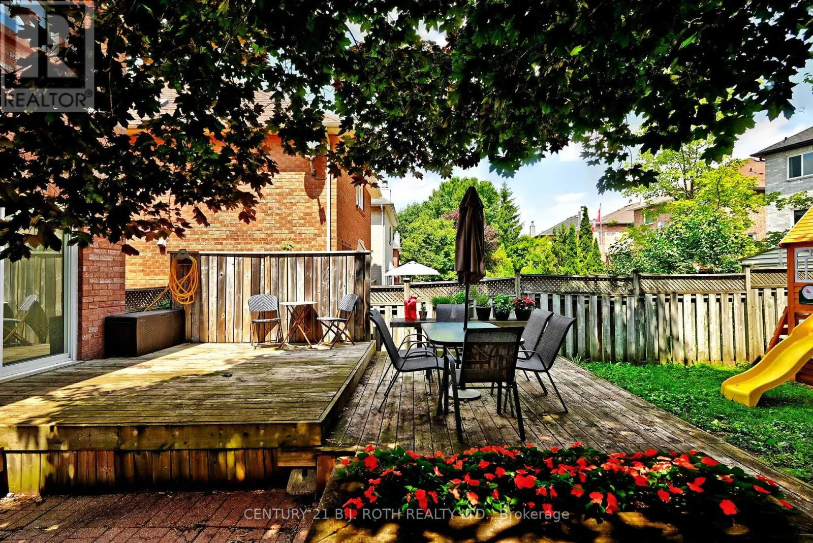 99 SANDFIELD DRIVE