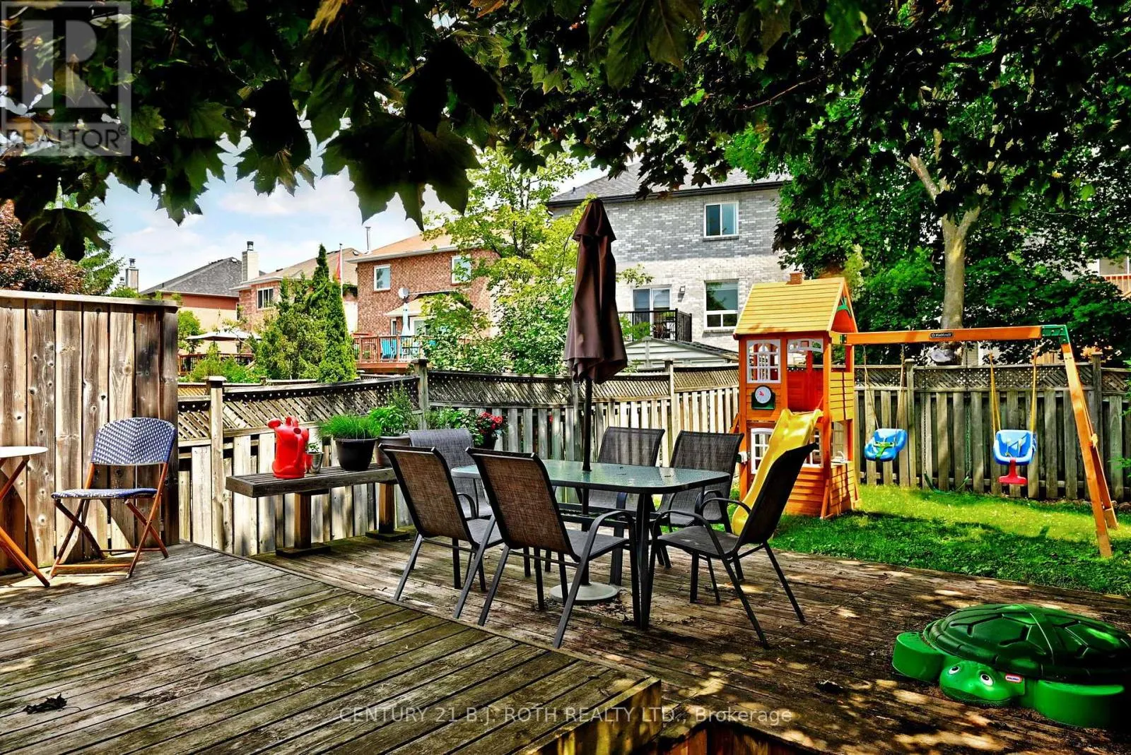 99 SANDFIELD DRIVE
