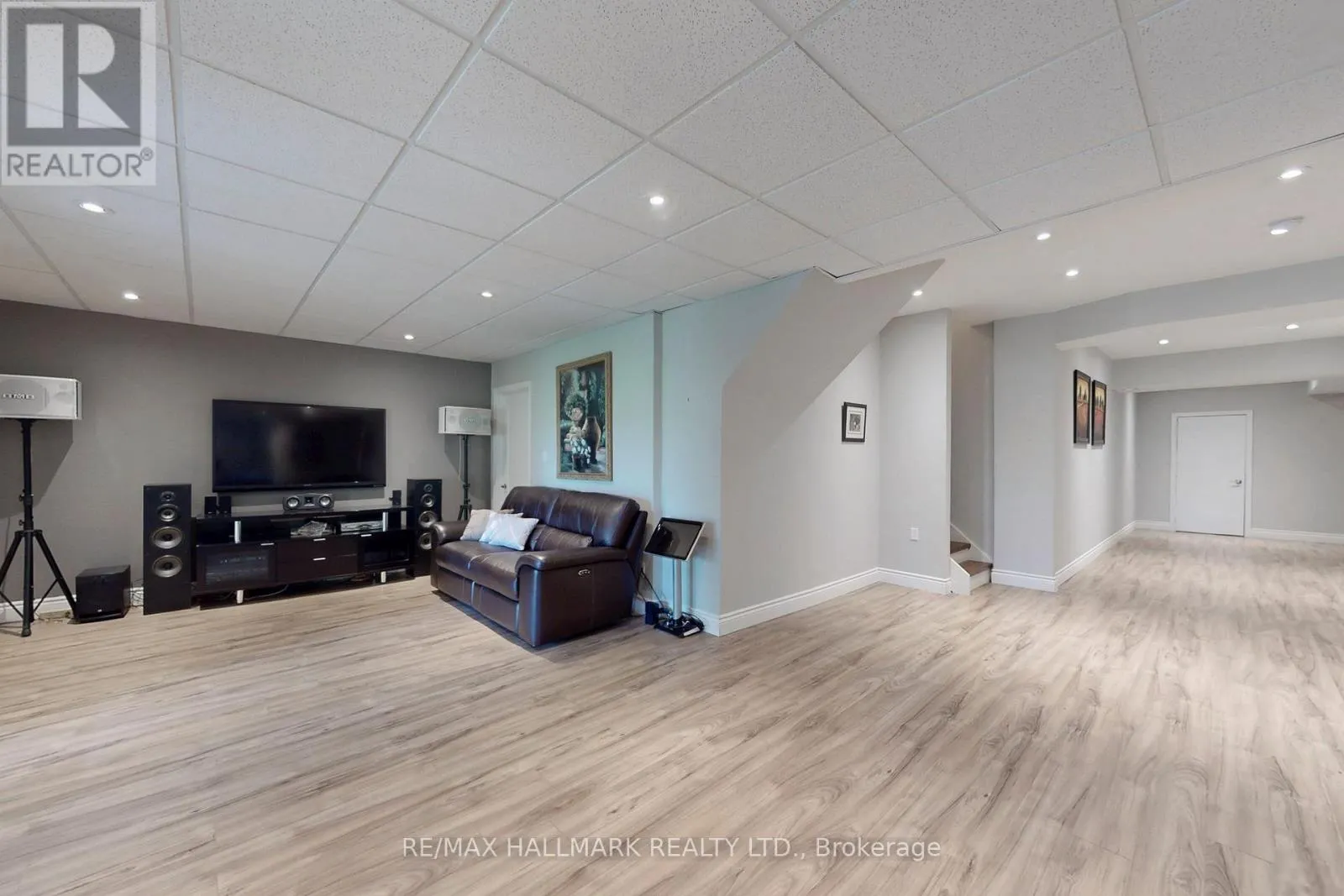 27 EMERALD HEIGHTS DRIVE