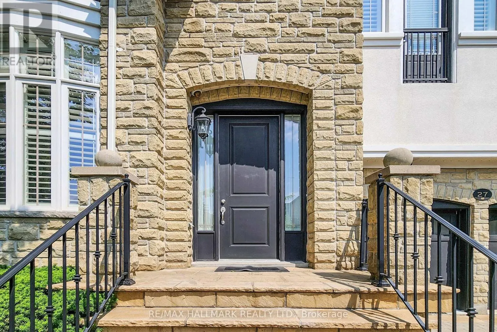 27 EMERALD HEIGHTS DRIVE