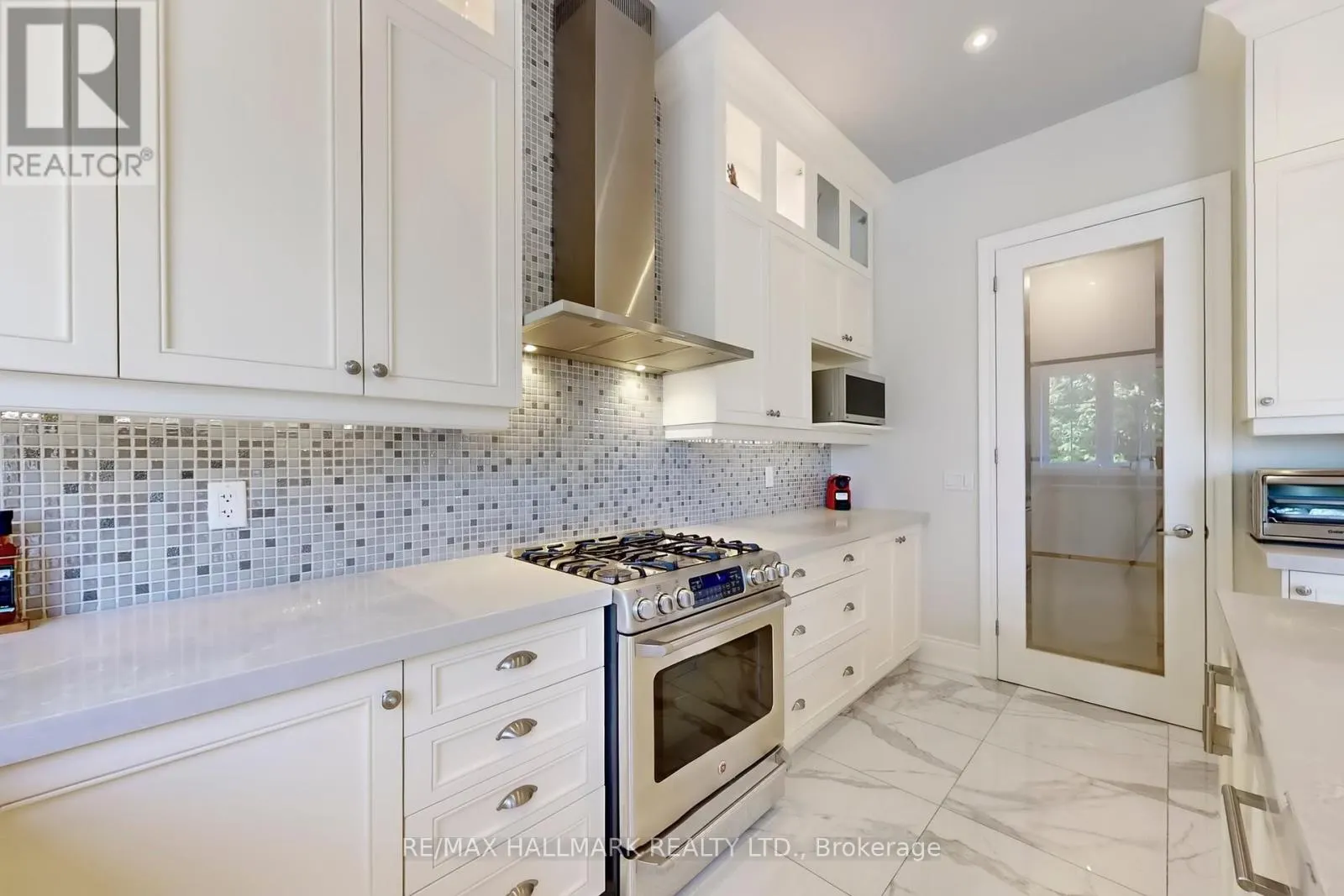 27 EMERALD HEIGHTS DRIVE