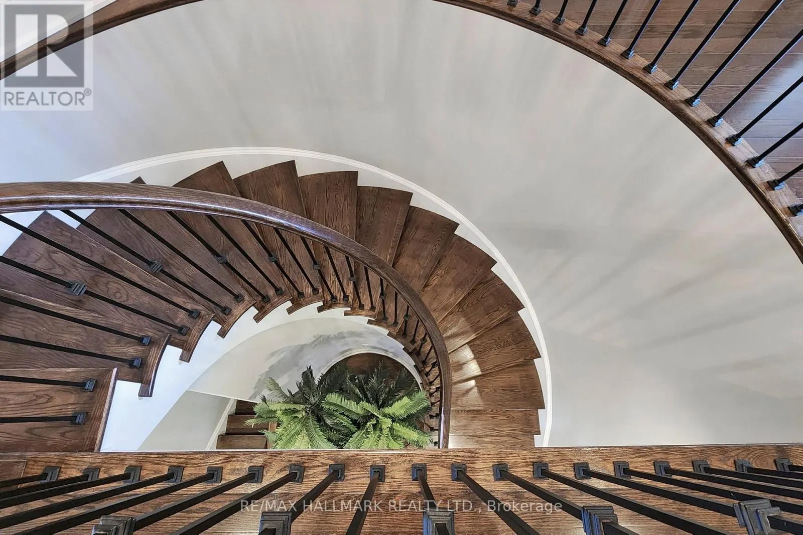 27 EMERALD HEIGHTS DRIVE