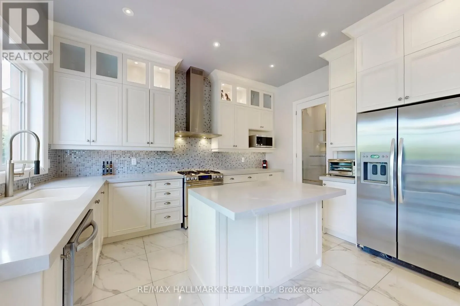 27 EMERALD HEIGHTS DRIVE