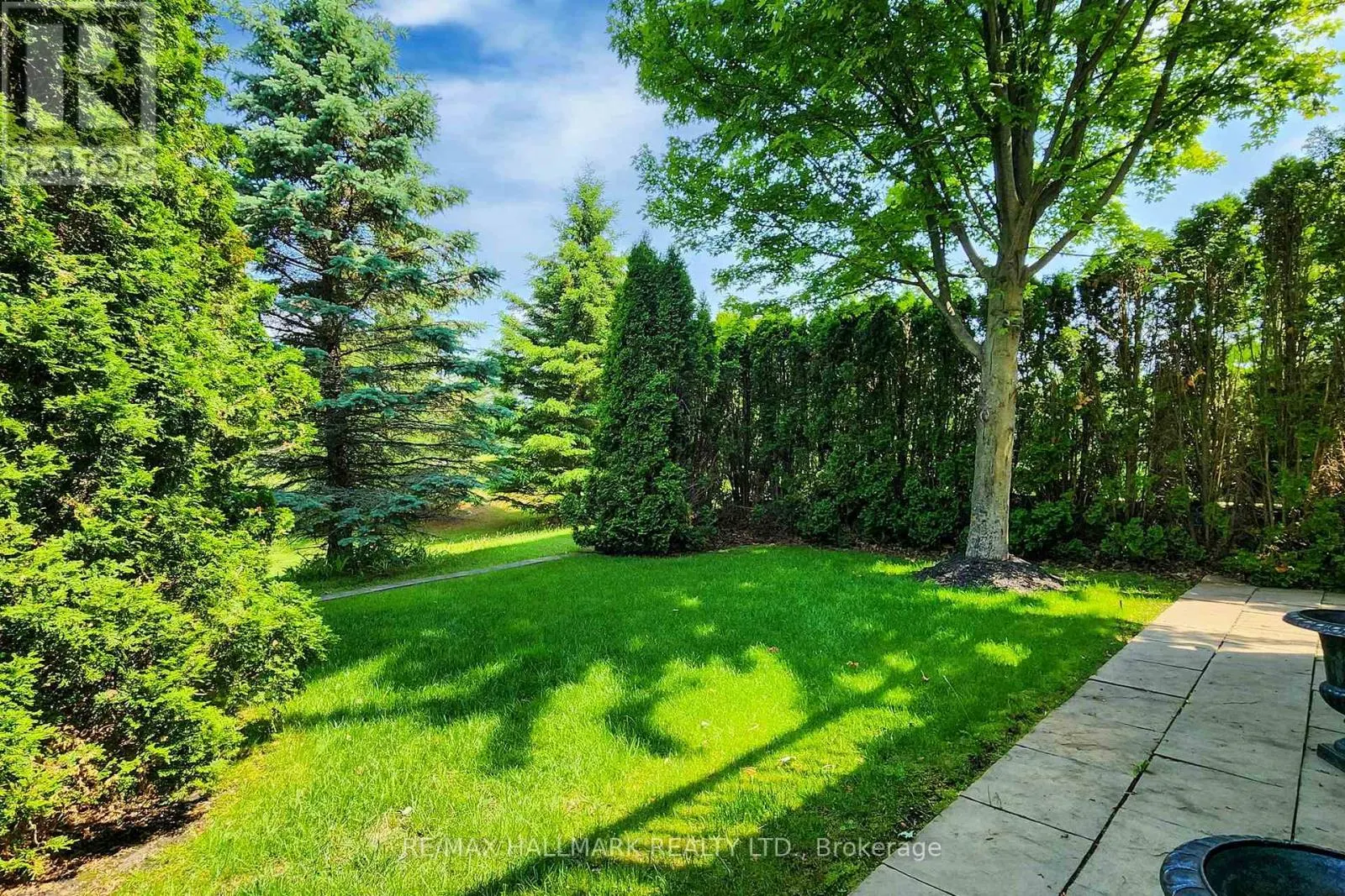 27 EMERALD HEIGHTS DRIVE