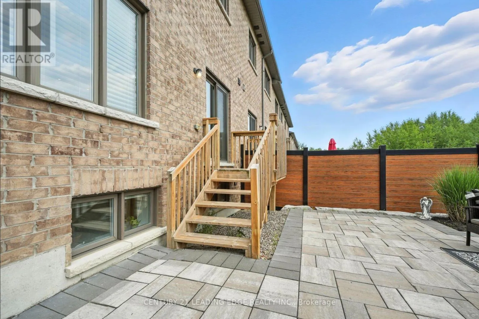 31 GORD MATTHEWS WAY