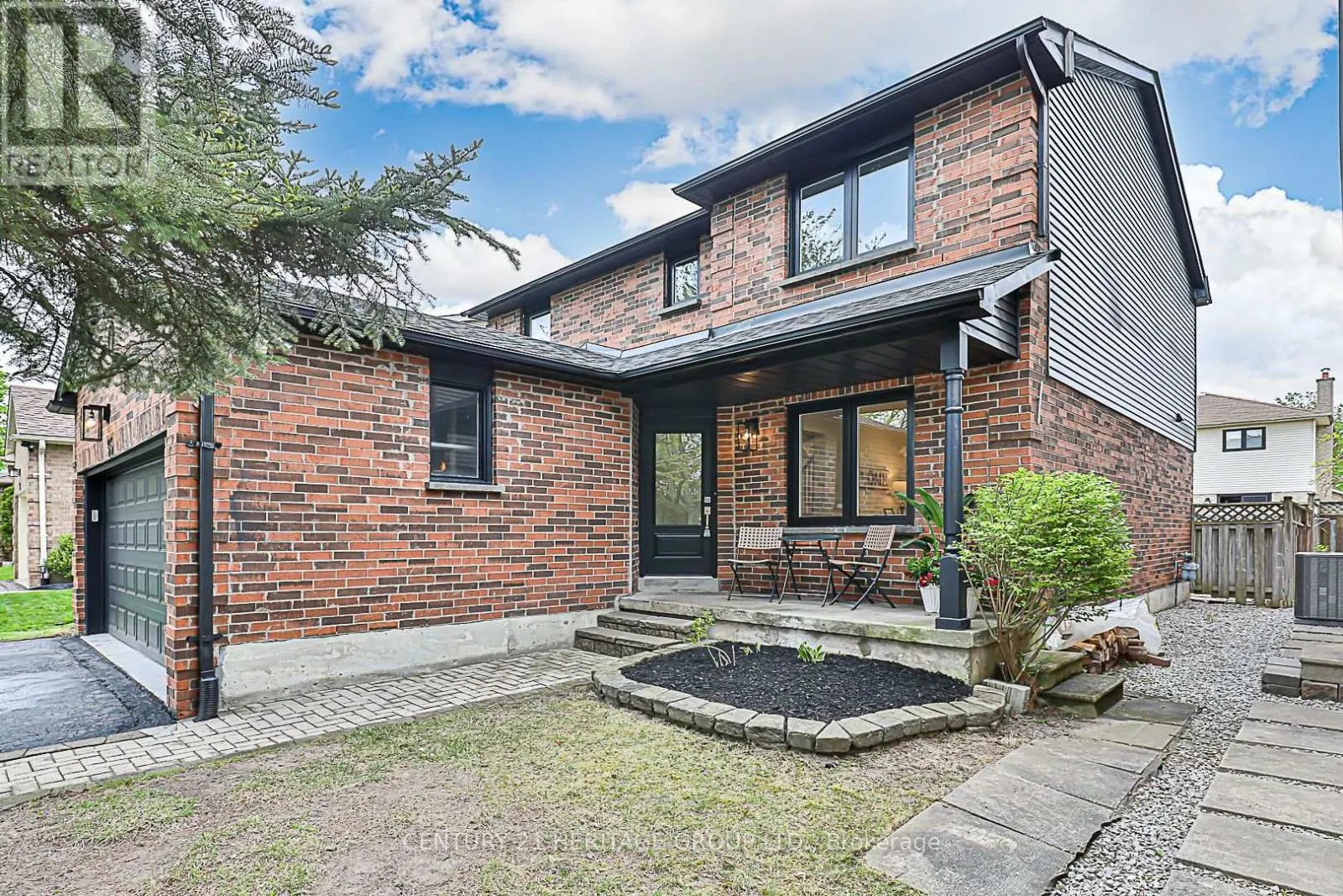 35 BUCHANAN CRESCENT
