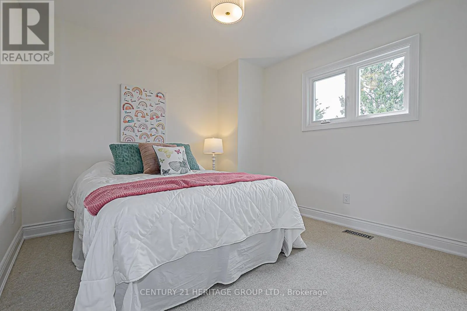 35 BUCHANAN CRESCENT