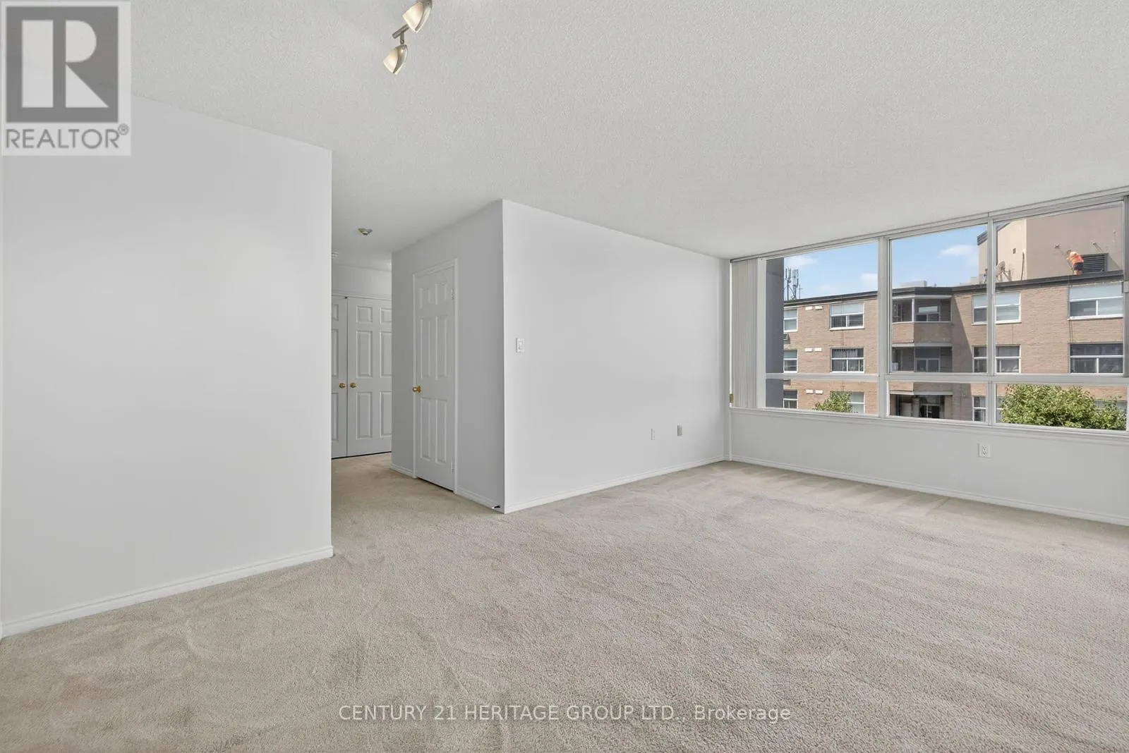 1003 - 270 DAVIS DRIVE