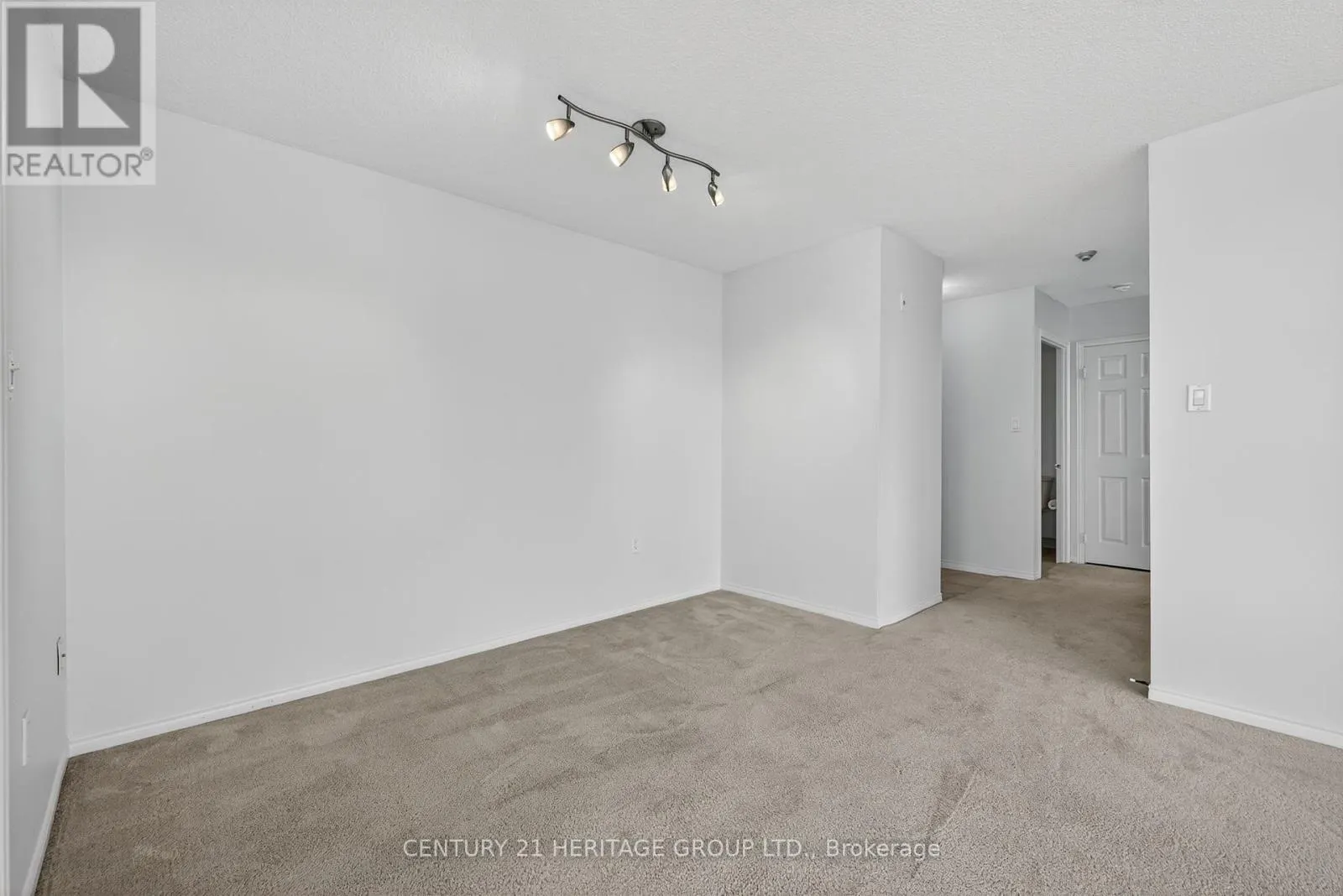 1003 - 270 DAVIS DRIVE