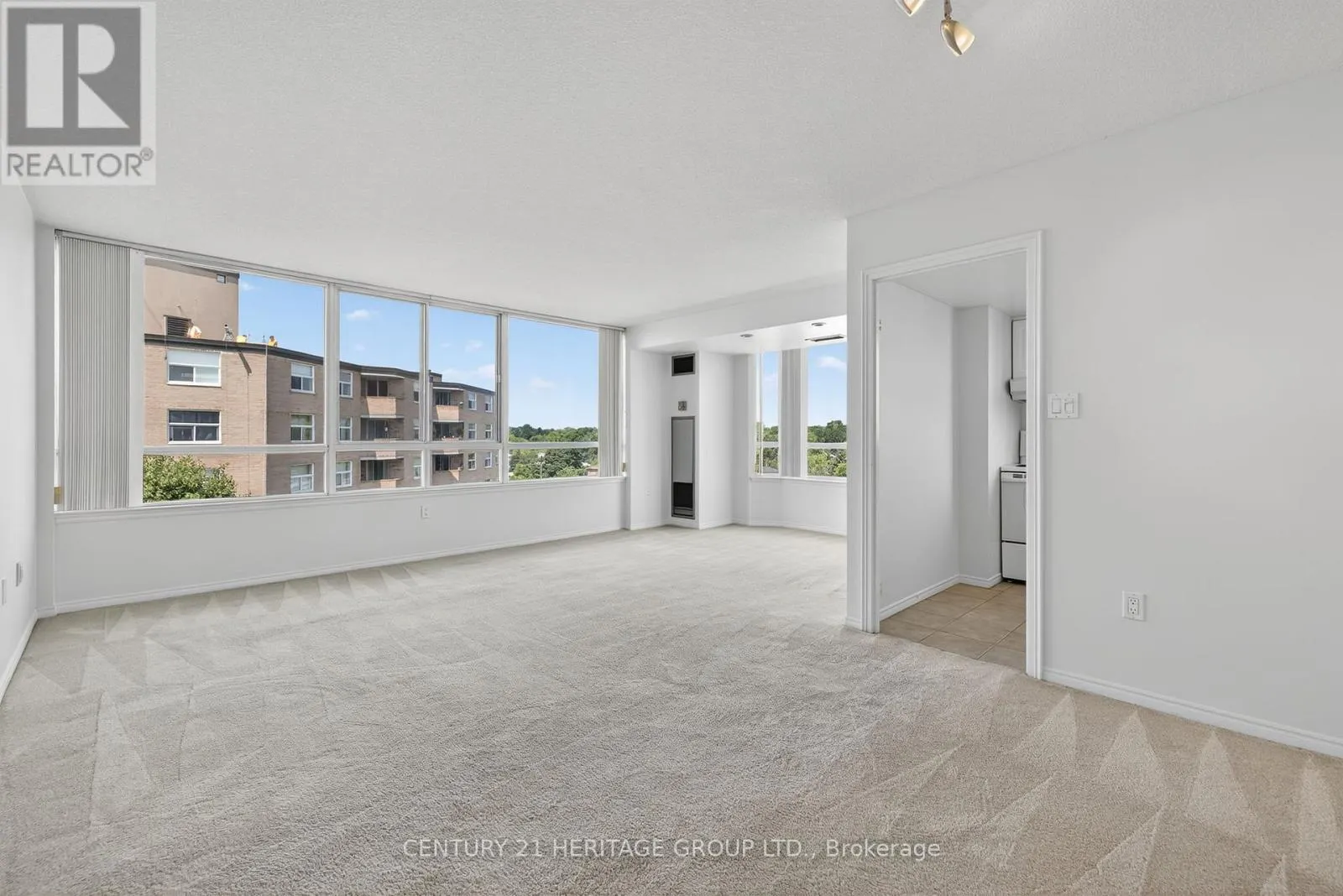 1003 - 270 DAVIS DRIVE