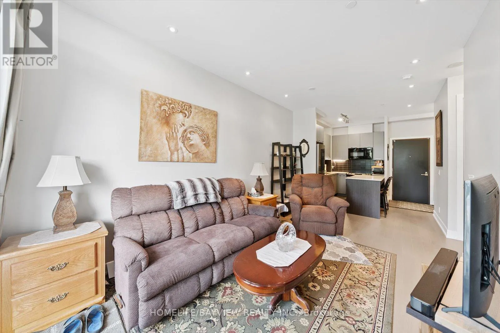 220 - 9471 YONGE STREET
