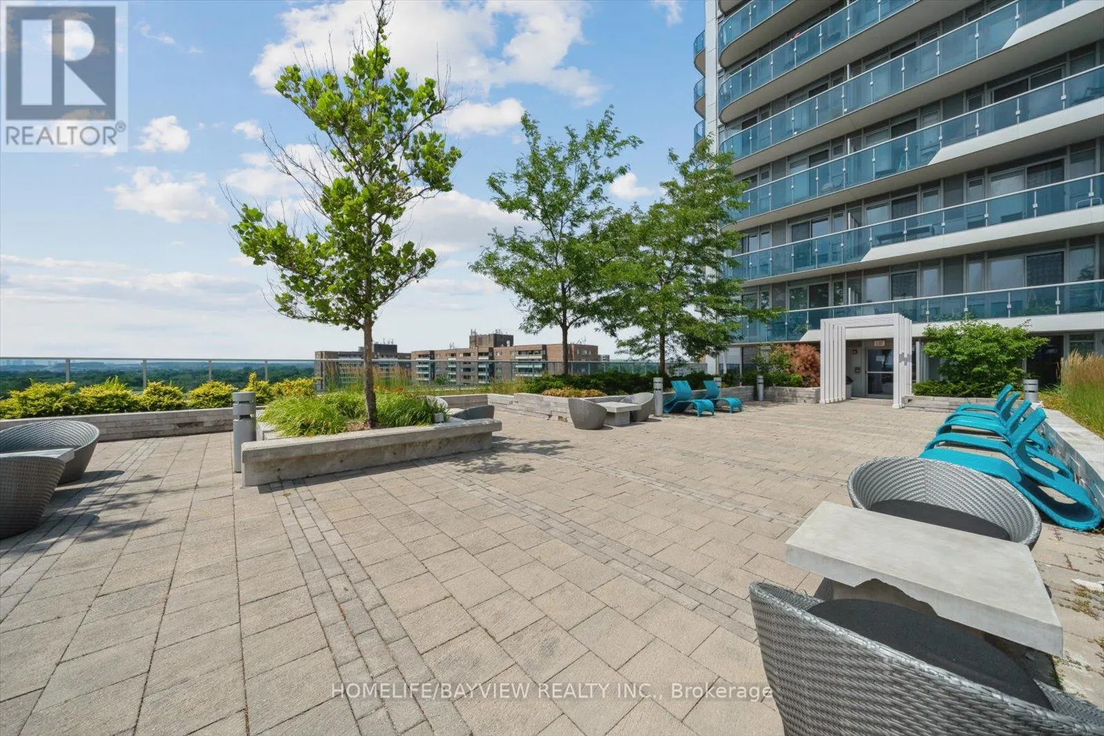 220 - 9471 YONGE STREET