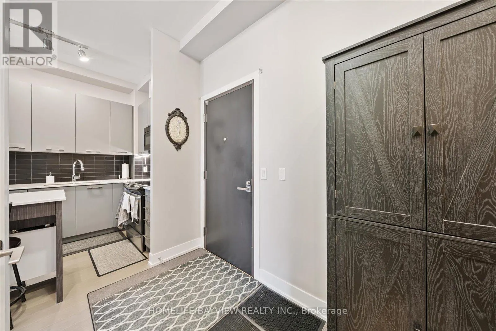 220 - 9471 YONGE STREET