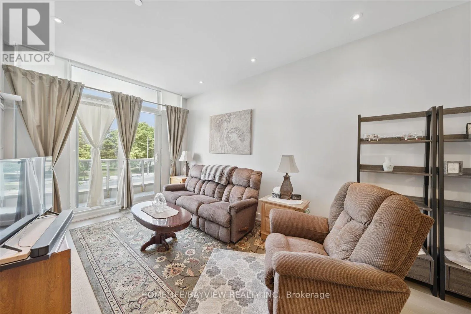 220 - 9471 YONGE STREET