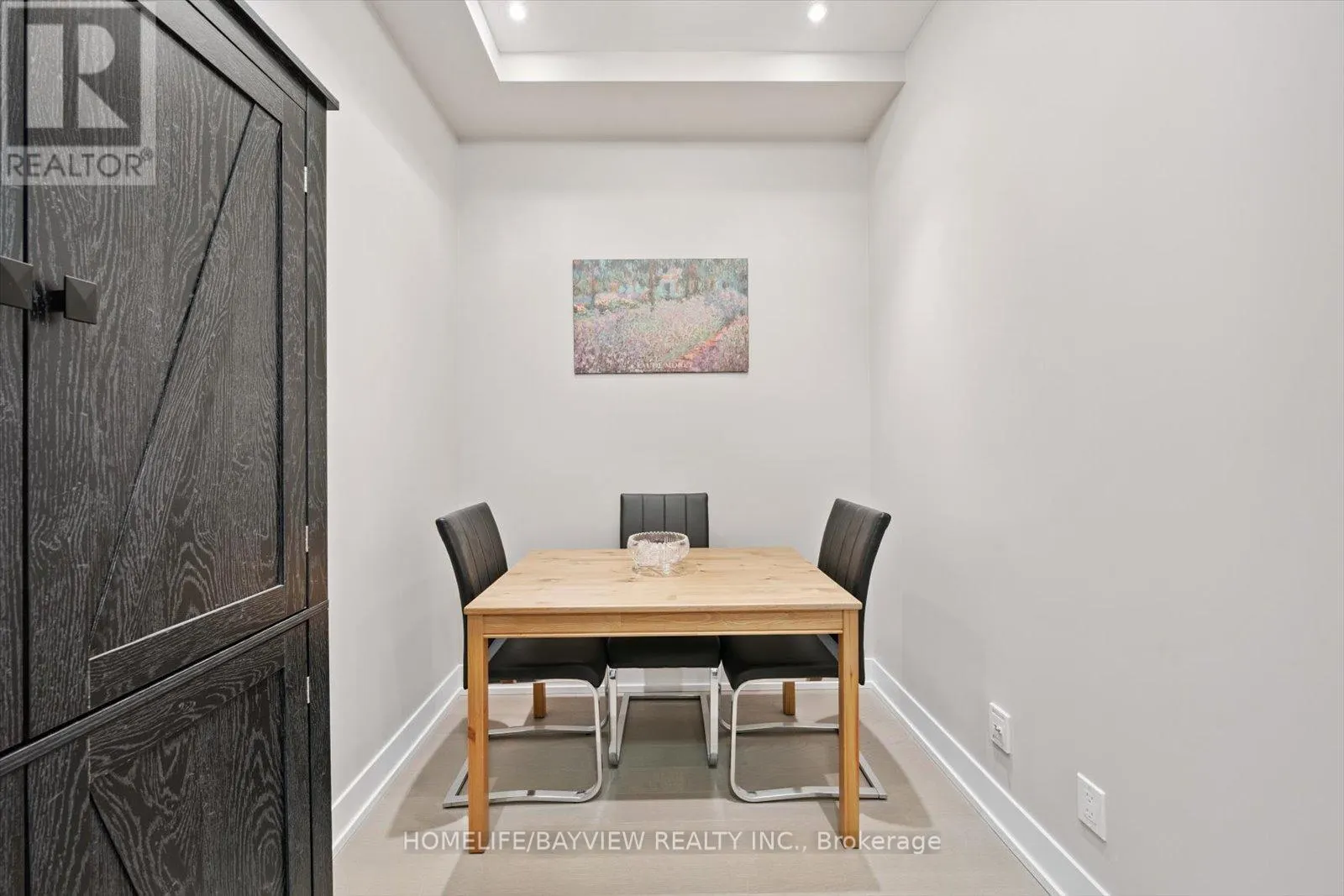 220 - 9471 YONGE STREET