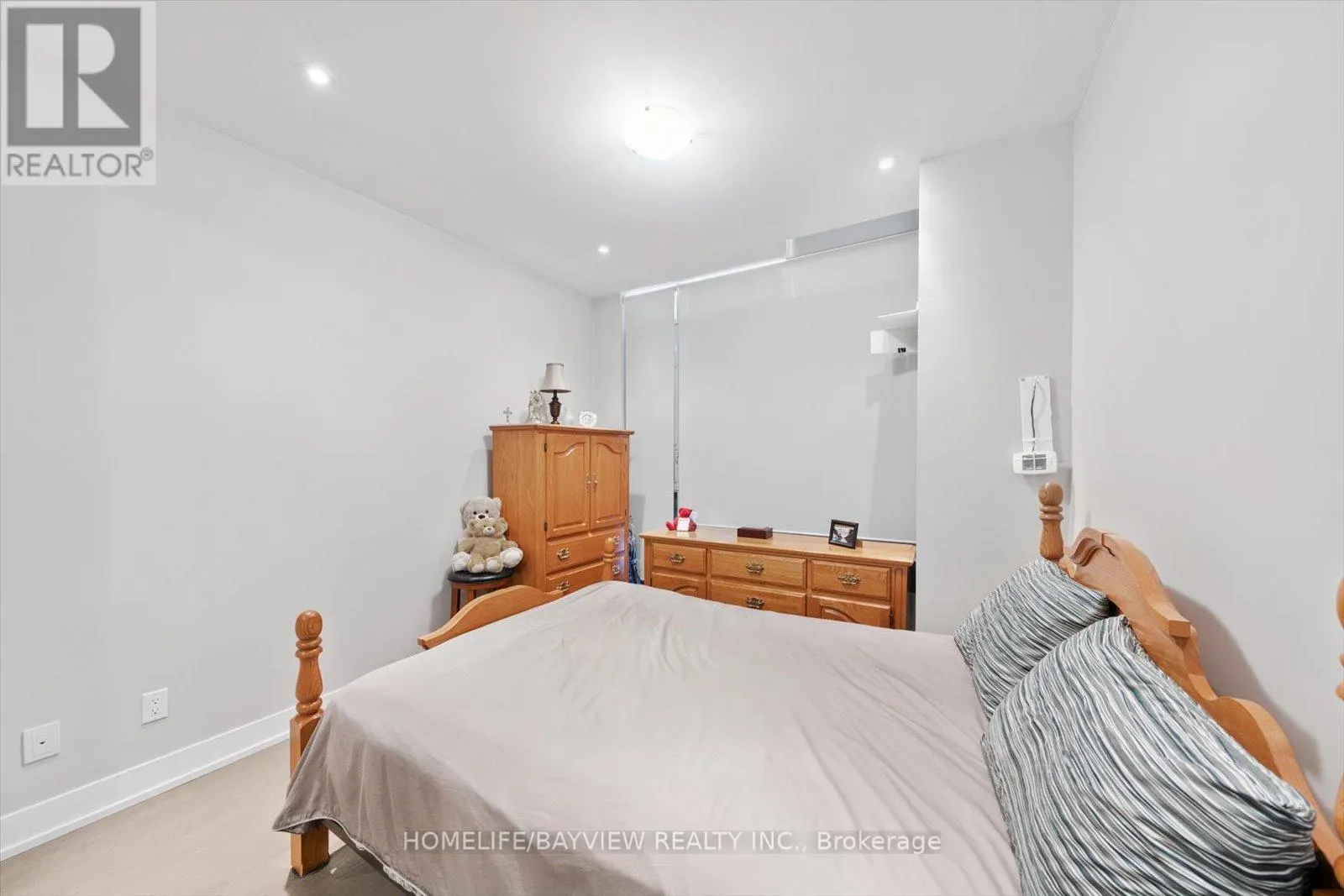 220 - 9471 YONGE STREET
