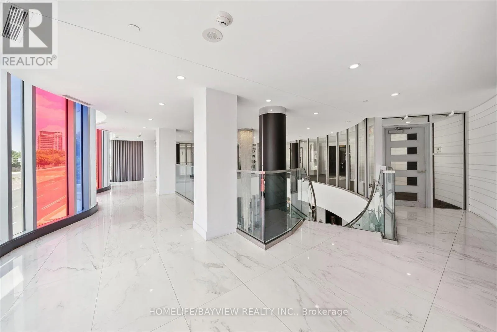 220 - 9471 YONGE STREET