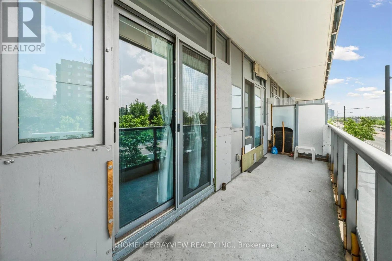 220 - 9471 YONGE STREET