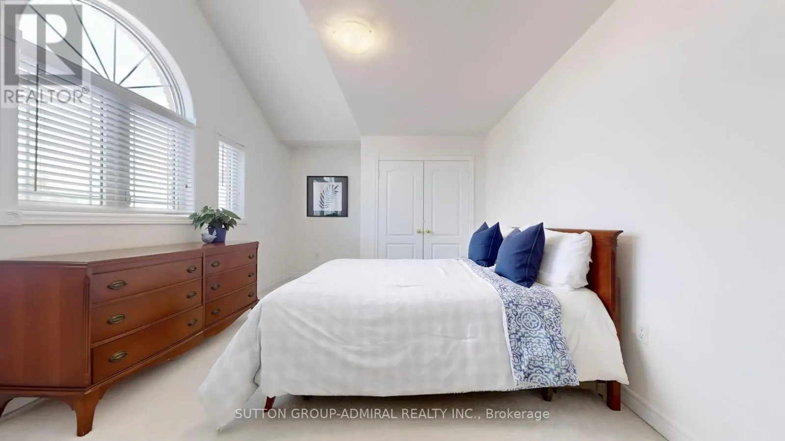 35 WYMAN CRESCENT