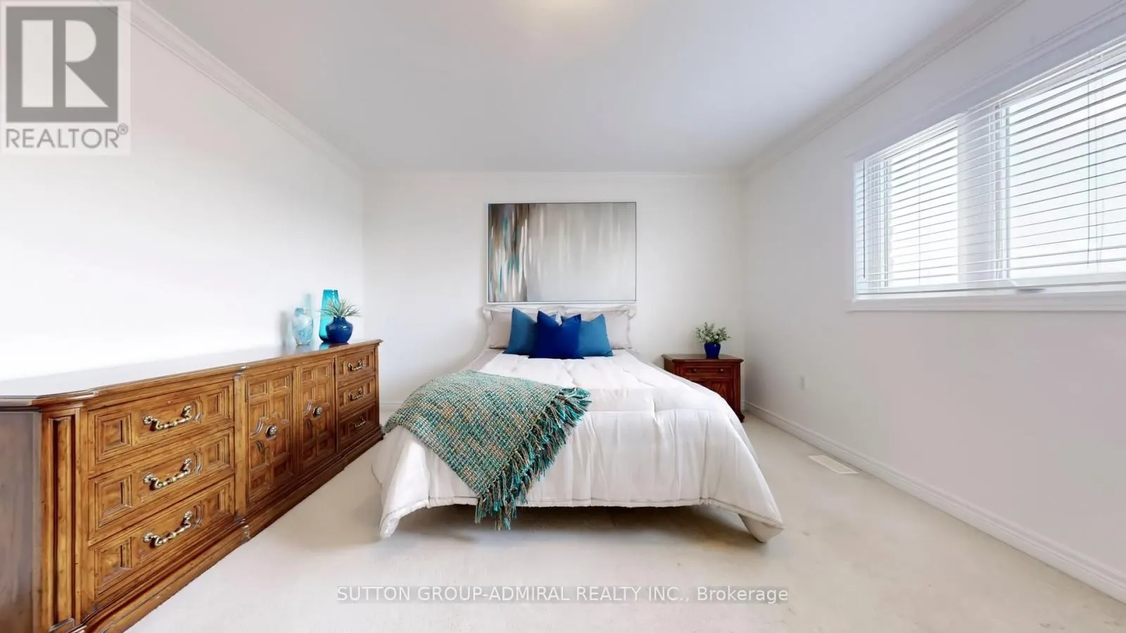 35 WYMAN CRESCENT