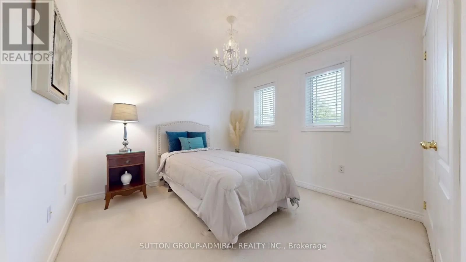 35 WYMAN CRESCENT