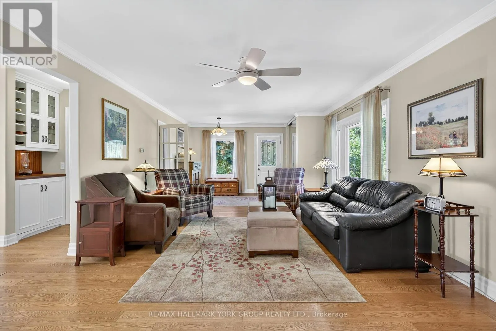 40 KENNEDY STREET E