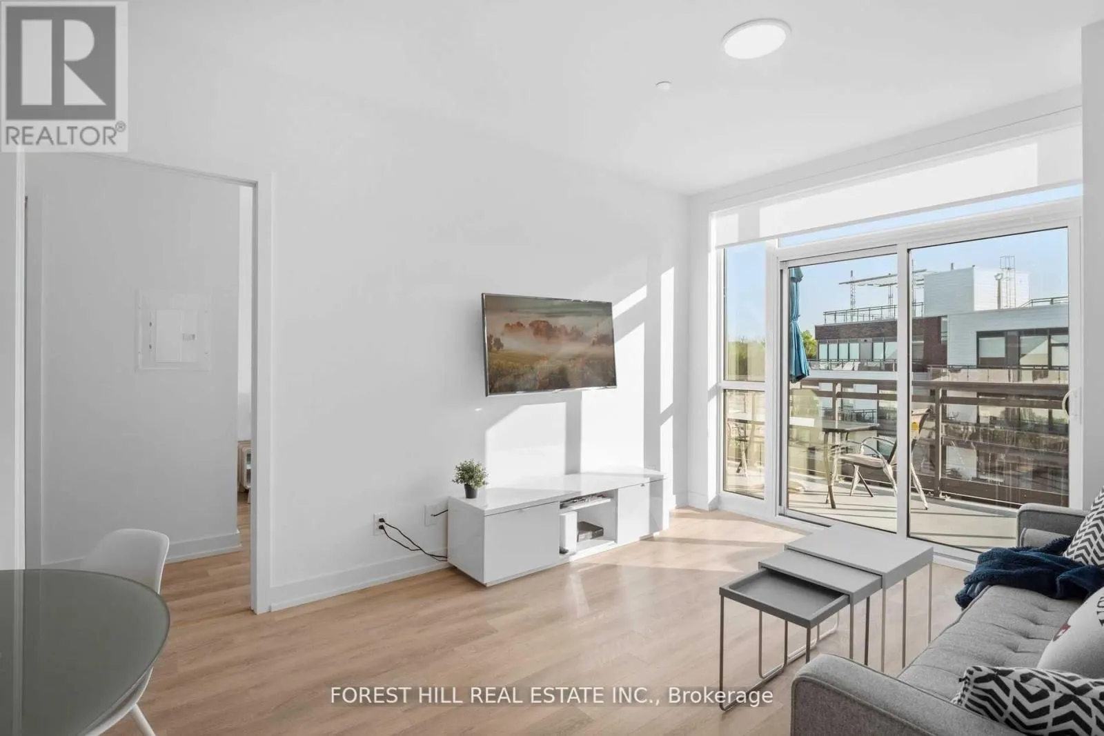 427D - 333 SEA RAY AVENUE