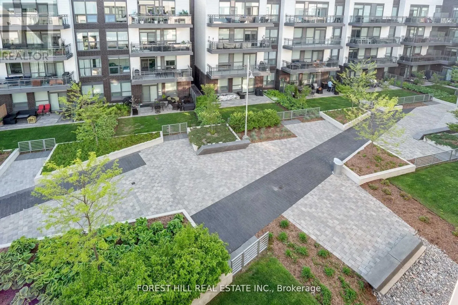 427D - 333 SEA RAY AVENUE