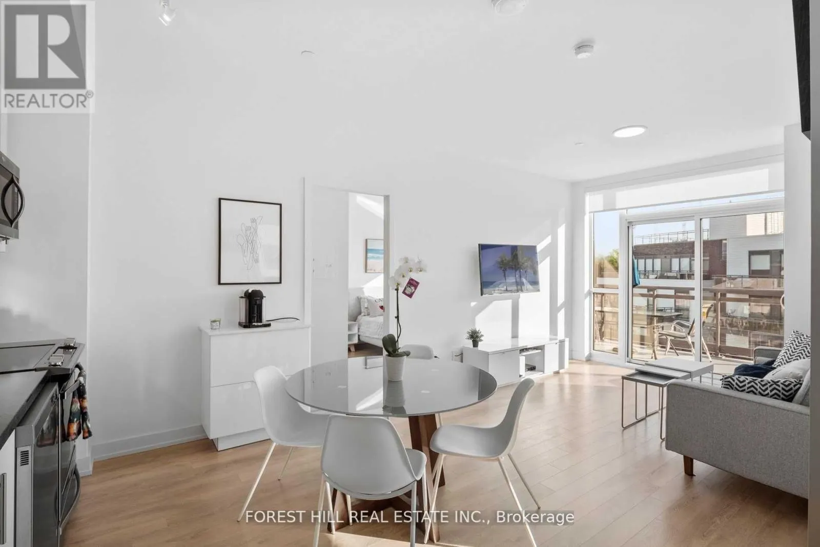 427D - 333 SEA RAY AVENUE