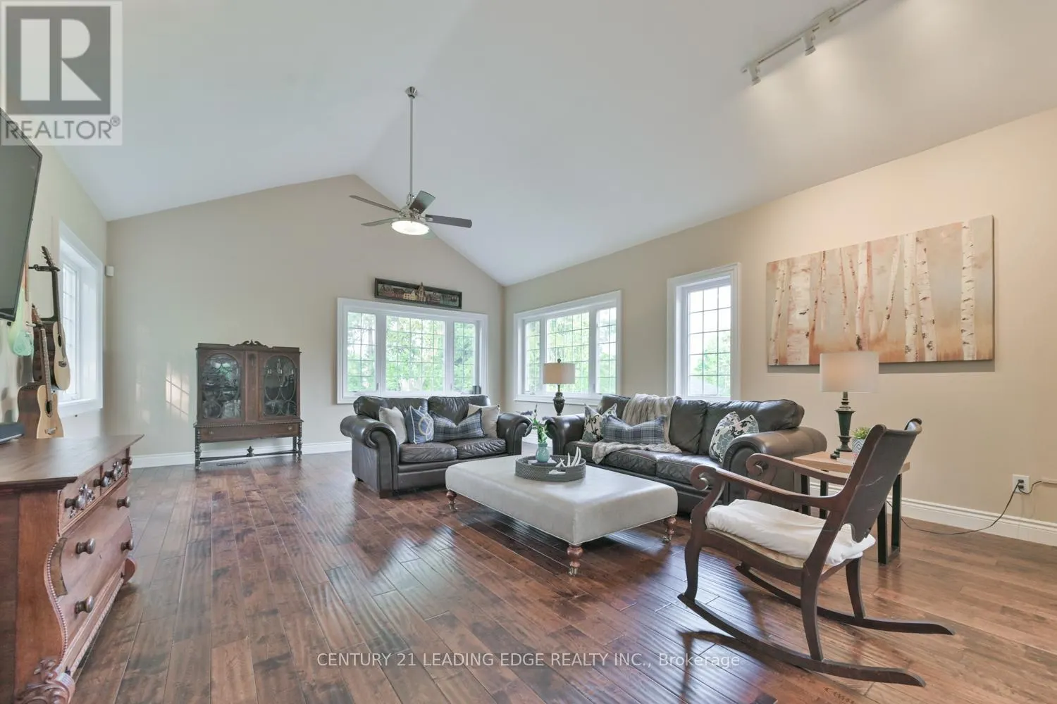 5845 AURORA ROAD