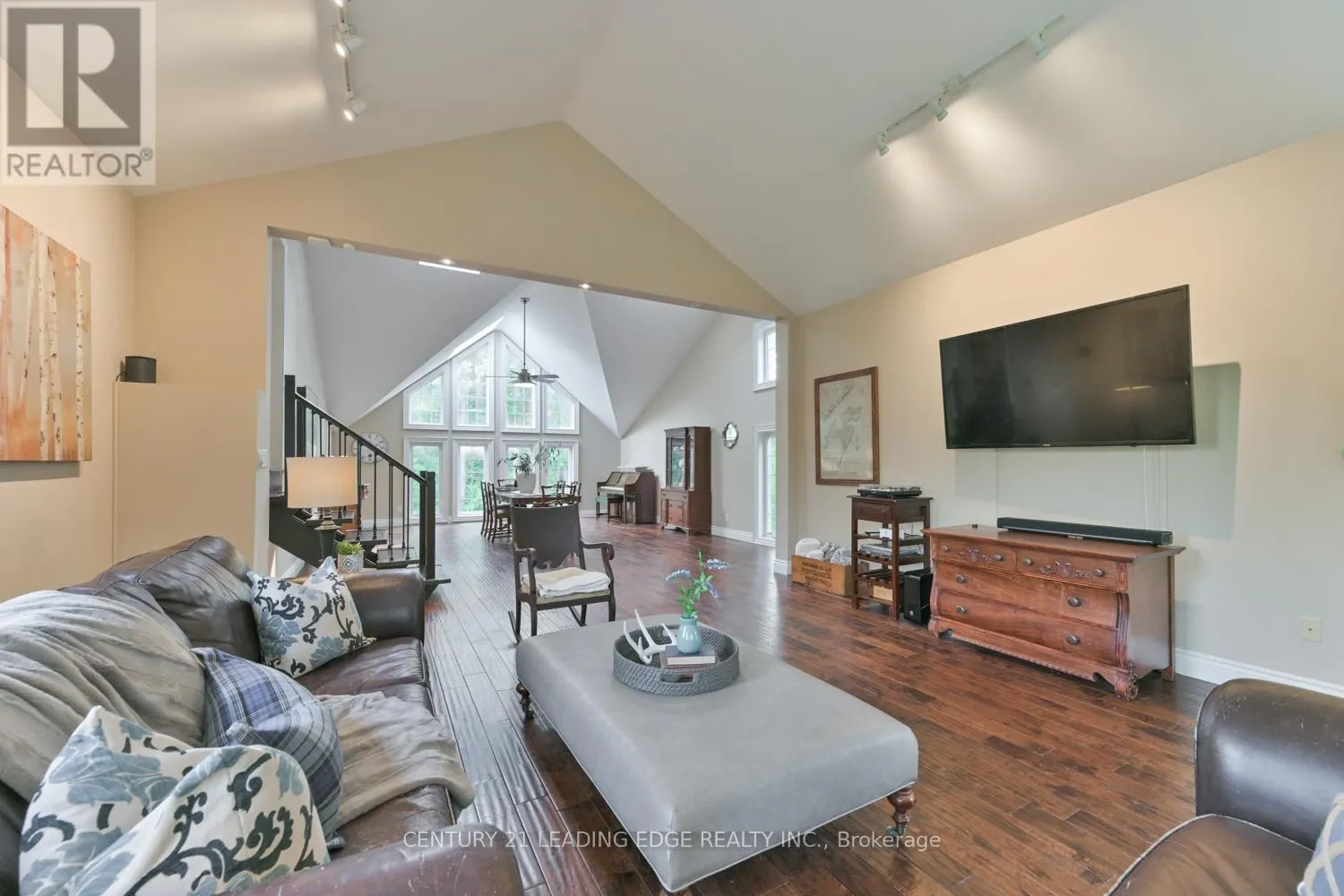 5845 AURORA ROAD